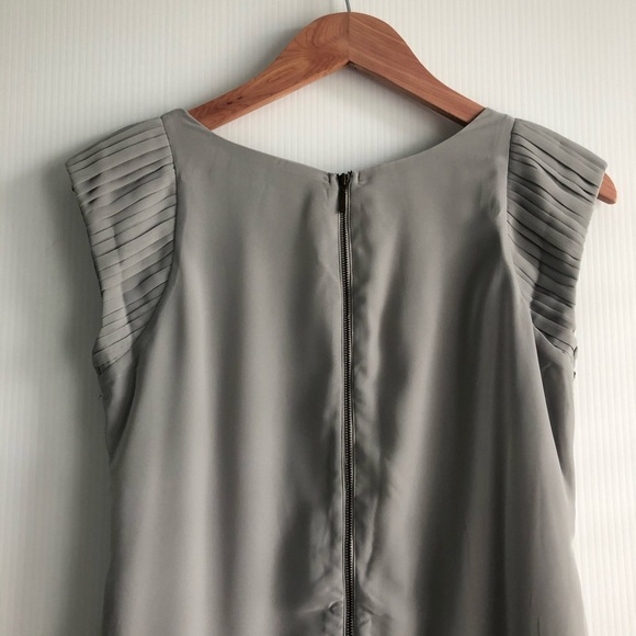 Little Mistress London elegant Gray cap sleeve  Dress size 4 - Picture 4 of 9